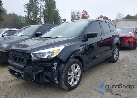 2017 Ford Escape S z USA, uszkodzony, nr VIN 1FMCU0F73HUB64817
